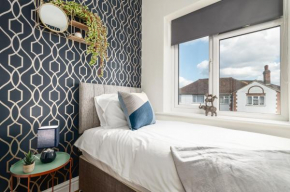 Townhouse w FREE Parking for Contractors and Families by ComfyWorkers
